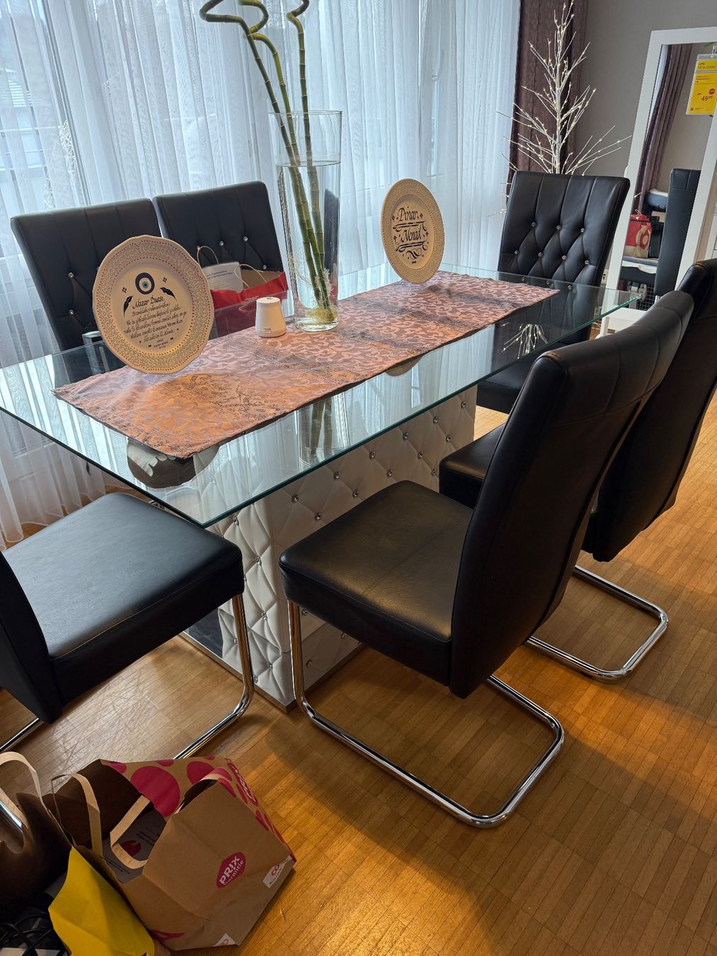 Tische: Esstisch Designer Glas Esstisch mit Stühle – Gebraucht aus Winterthur von Nesho 1