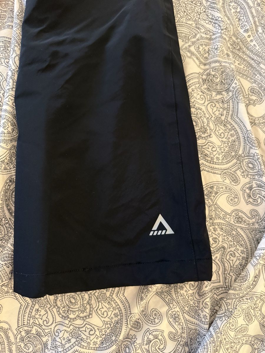 Pantalons: SUN VALLEY black ski pants – D'occasion à Genève par jad_2zfn 6