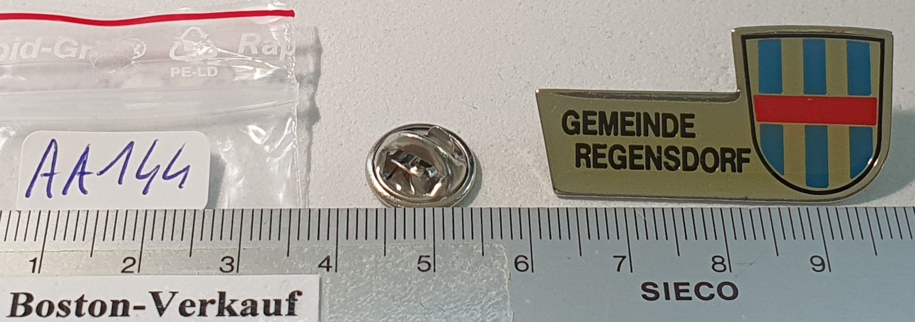 Plaketten & Abzeichen: AA144 - Pin Gemeinde Regensdorf  / Wappen  Nr. 420 – Gebraucht aus Reinach BL von Boston-Verkauf 2