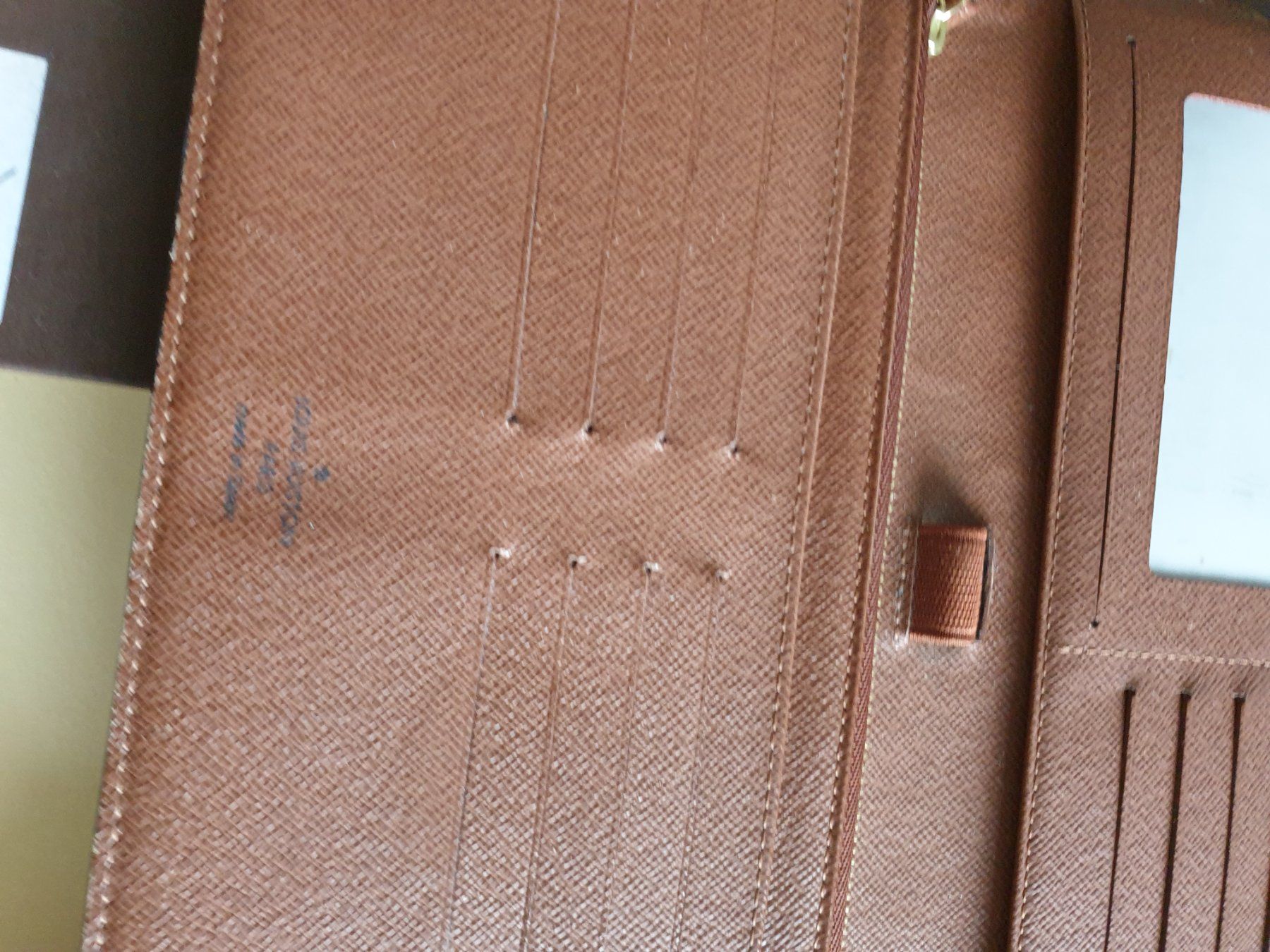 Louis Vuitton Portafogli: Louis Vuitton Insolite Armag M66566 – Usato da Bottmingen venduto da sandy_2 2