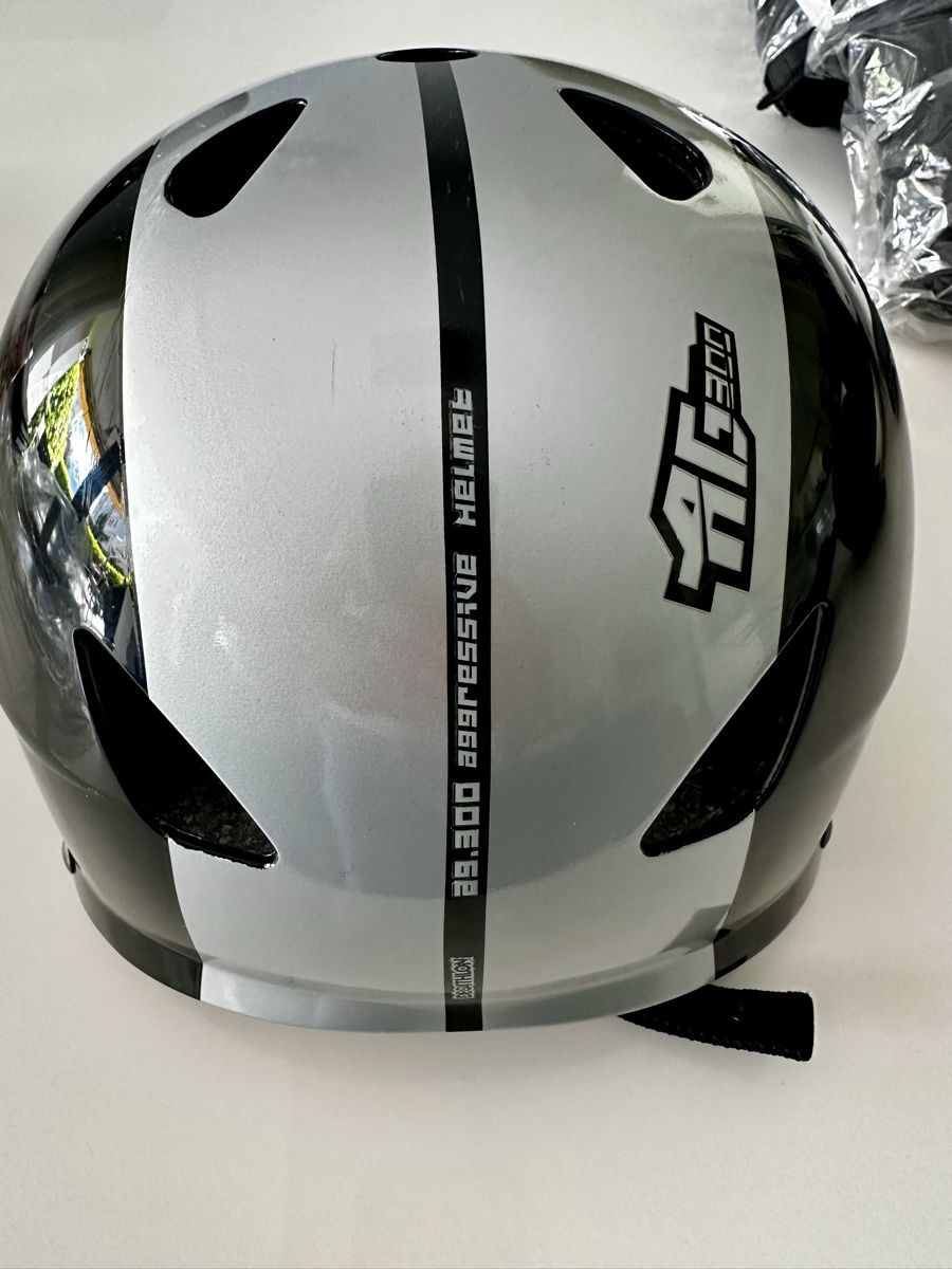 Protezioni & Imbottiture: Kit de protection et casque – Usato da Sion venduto da Alfi74 2