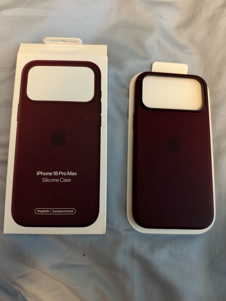 Apple Covers & Schutzfolien: Apple Silikon Case iPhone 18 Pro Max Burgundy – Neu (gemäss Beschreibung) aus Worb von rme23 3