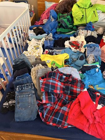 Kinder Kleider- (Gr 74-92) und Schuhpaket (Gr 23-25)