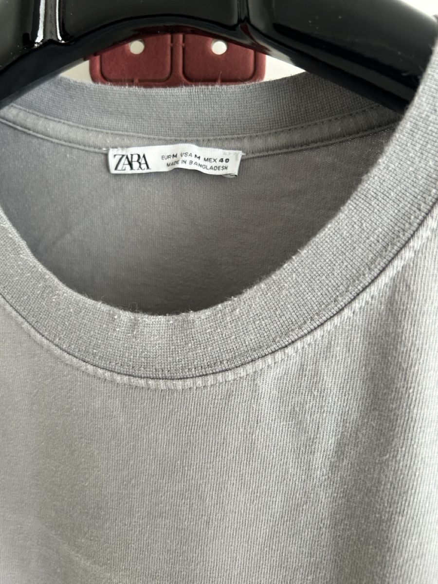 Zara T-shirt: Zara Basic T-Shirt Grösse M Grau – Usato da Bülach venduto da INO_