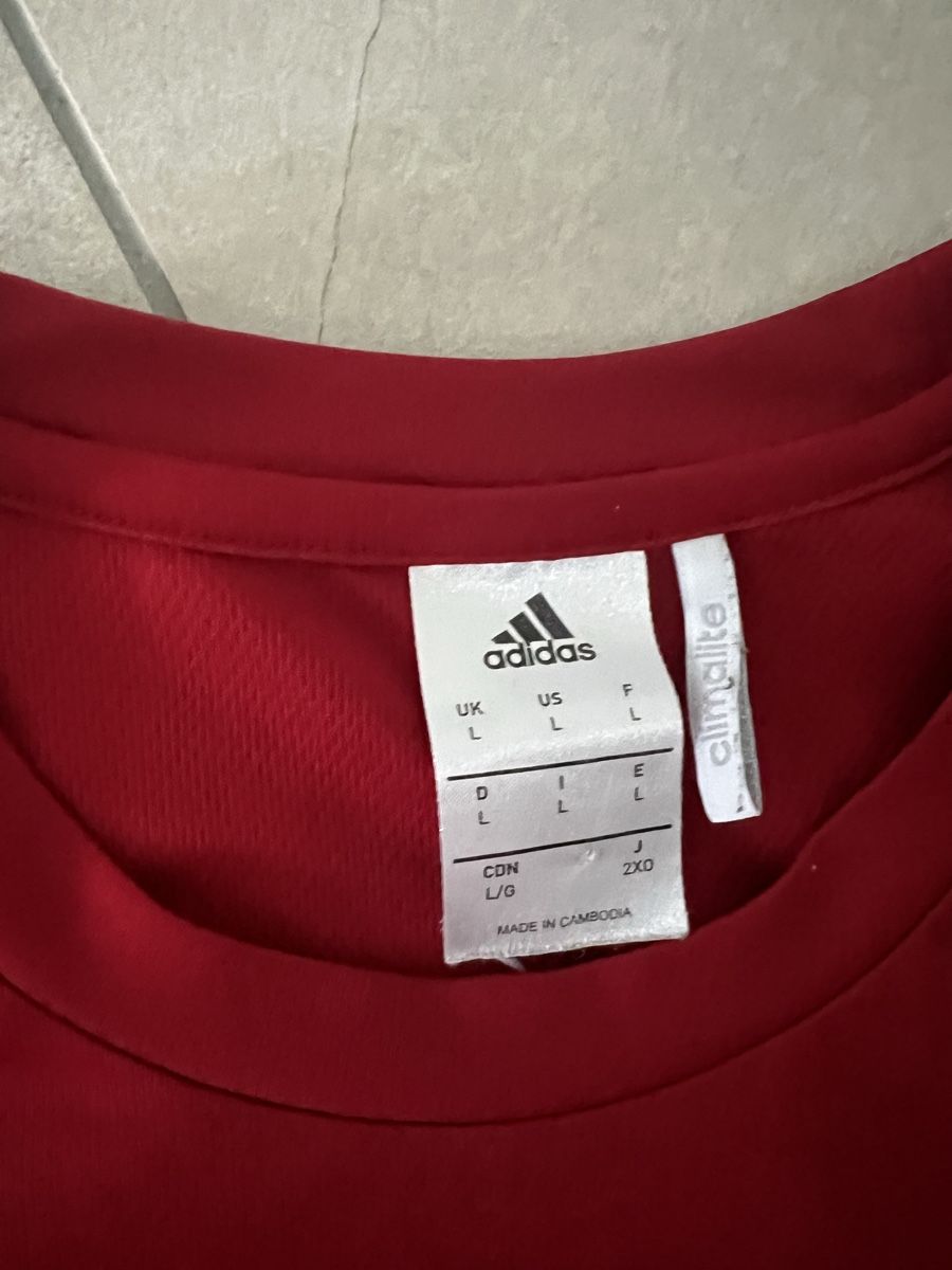 Adidas T-shirt: Adidas Trainingsshirt Gr. L – Usato da Baar venduto da Lila2006 2