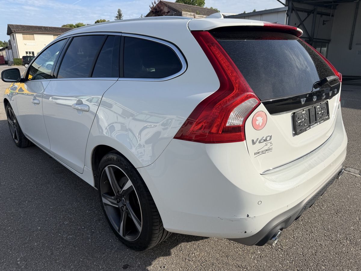 Volvo Automobili: Volvo V60 Twin Engine R-Design – Usato da Oberönz venduto da Xyz90 3