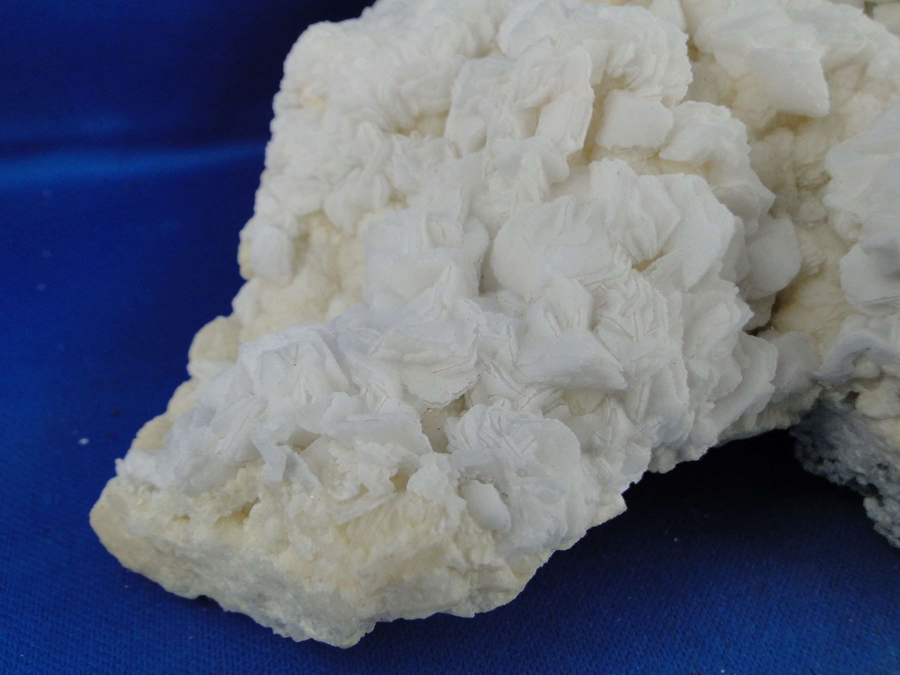 Minerali & Pietre curative: Calcit mit Boulangerit – Usato da Schinznach Bad venduto da Demerald 1