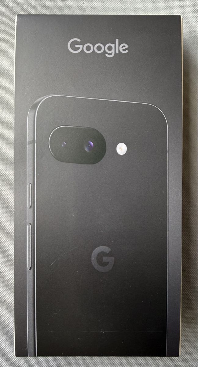 Google Telefoni cellulari / Smartphones: Google Pixel 9a 128 GB Obsidian / neu, ungeöffnet – Nuovo e nell'imballaggio originale da Ostermundigen venduto da airline-trolley 1