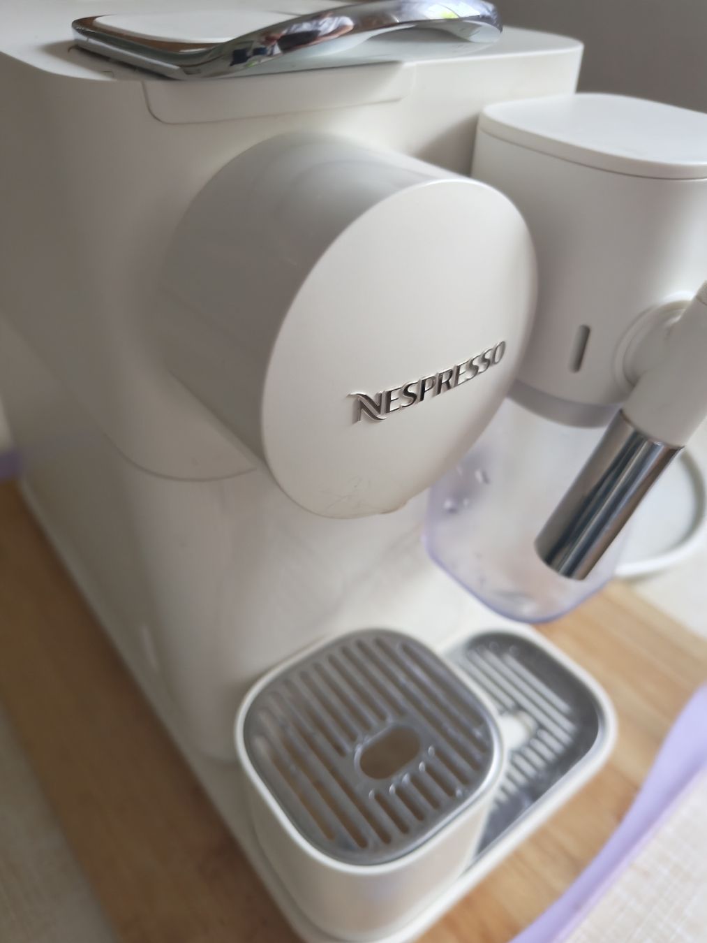 Nespresso Macchine per caffè & Macchine per espresso: Nespresso Lattisima One – Usato da Bad Zurzach venduto da Ares_