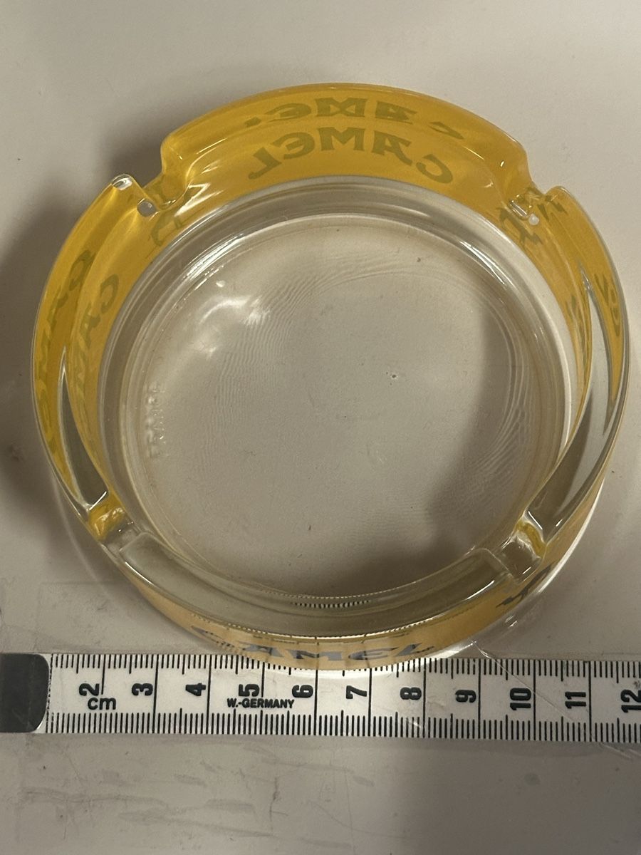 Camel Portacenere: CAMEL Aschenbecher Glas – Usato da Deitingen venduto da Himhip 2