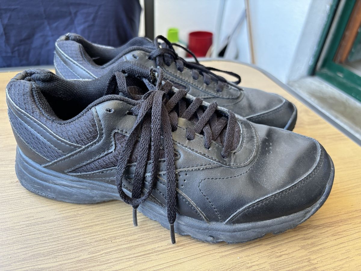 Reebok Scarpe da donna: Reebok Work Shoes Black Size 38.5 Used – Usato da Le Grand-Saconnex venduto da mar_wby6