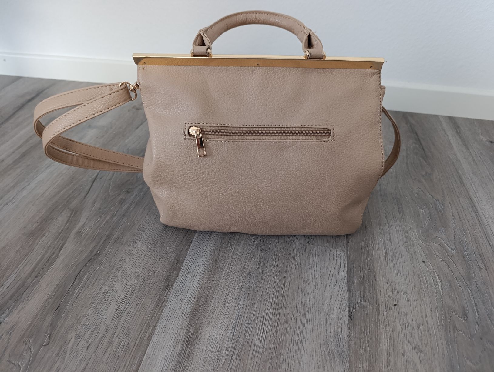 Taschen für Damen: Praktische Alltagstasche – Gebraucht aus Dottikon von _Miss_Kitty 1