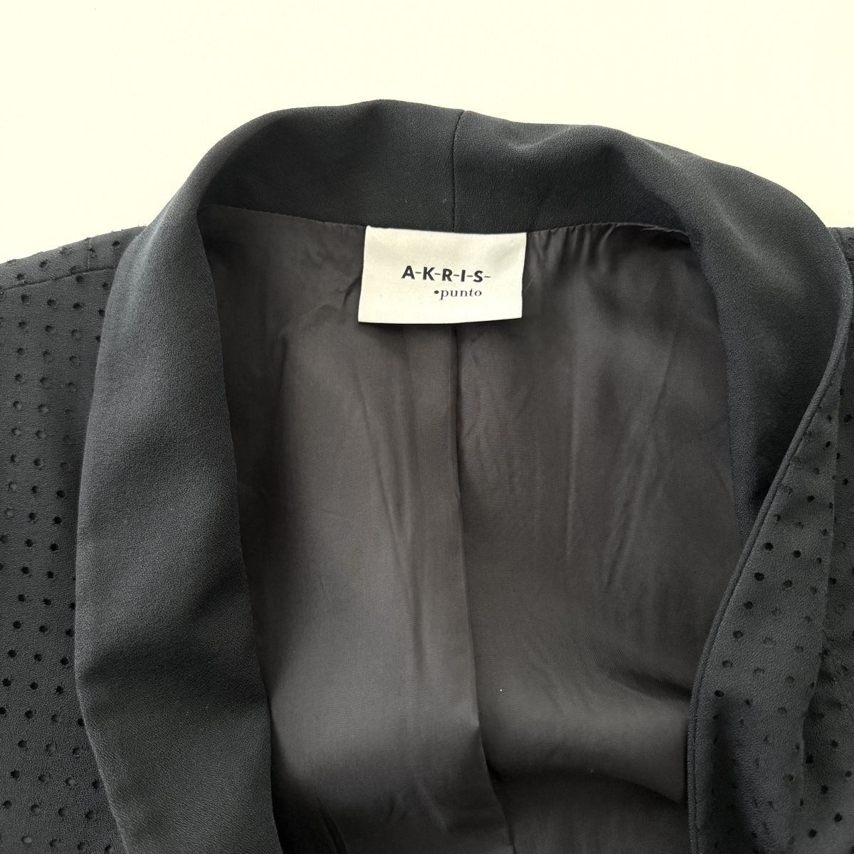 Akris Giacche: AKRIS Perforated Blazer – Nuovo (secondo la descrizione) da Emmen venduto da Avviivva_Com2023 7