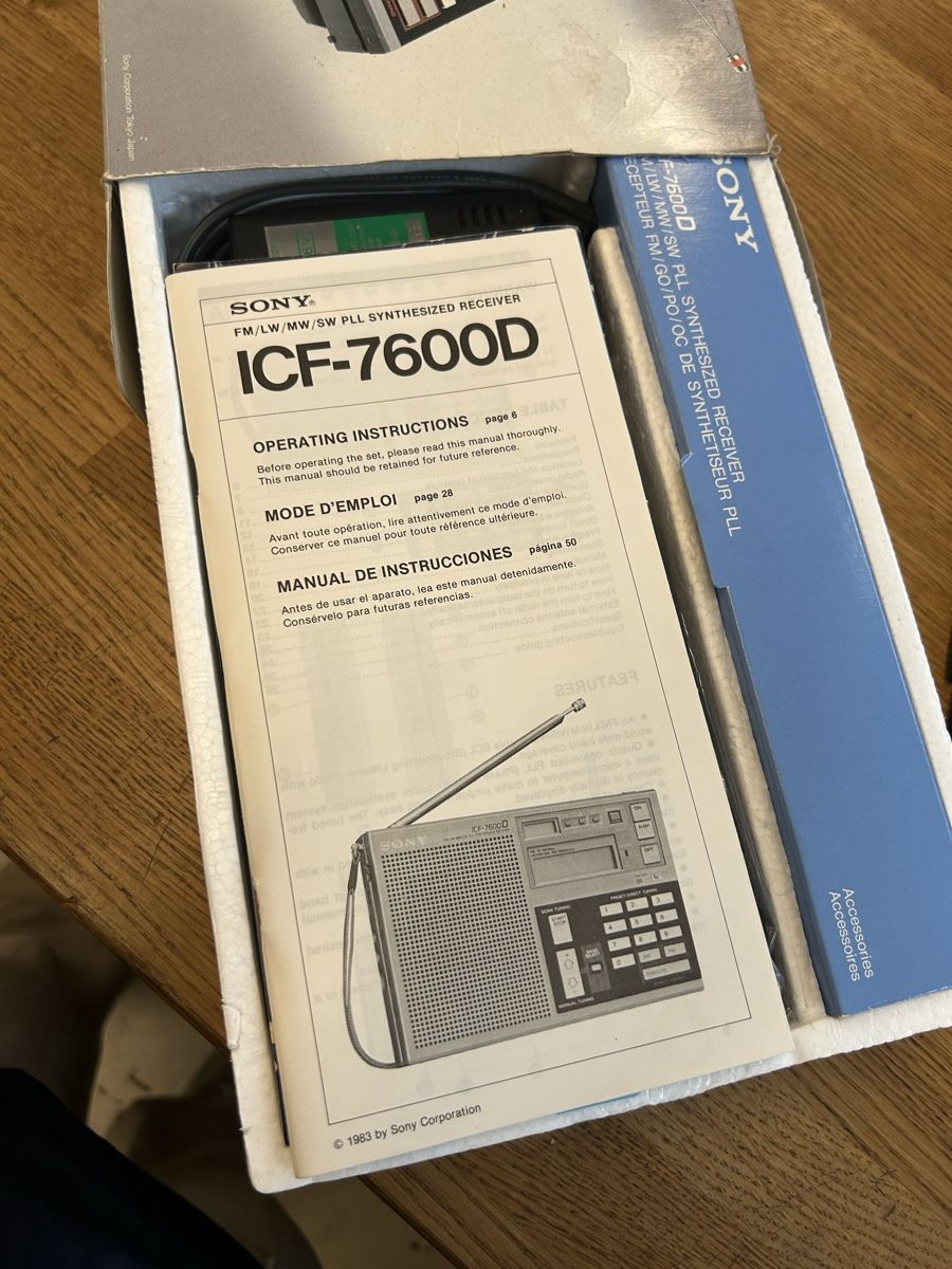 Sony Radio: Weltempfänger Sony ICF-7600D mit Originalverpackung – Usato da Zürich venduto da BashasBrockenhaus 2