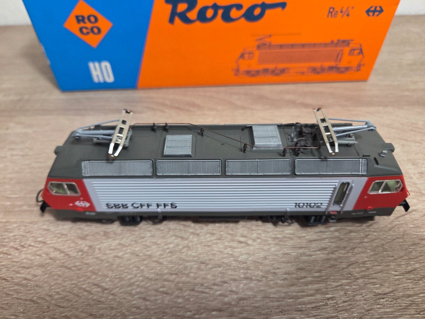 Roco Modelleisenbahnen: Roco 04178 A E-Lok 10102 SBB H0 – Gebraucht aus St-Aubin-Sauges von Lo_Go 4