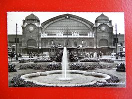 Alte Foto-Karte Basel - Bundesbahnhof - Tram, Autos belebt