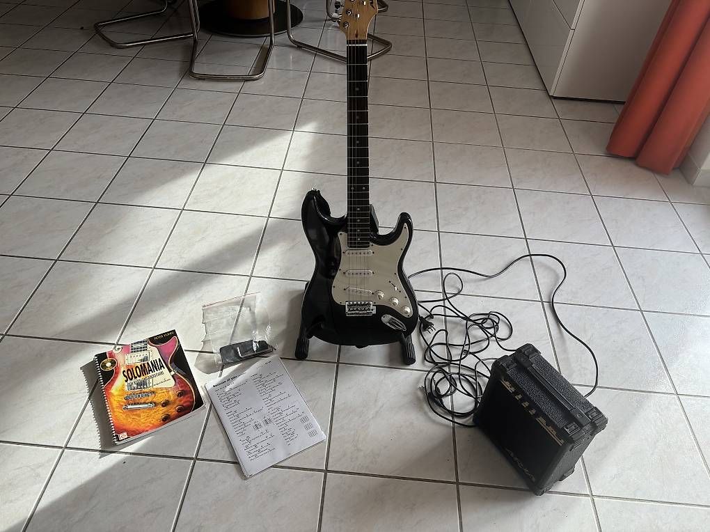 Musikinstrumente: Elektronische Gitarre – Gebraucht aus Wangenried von bemja 2