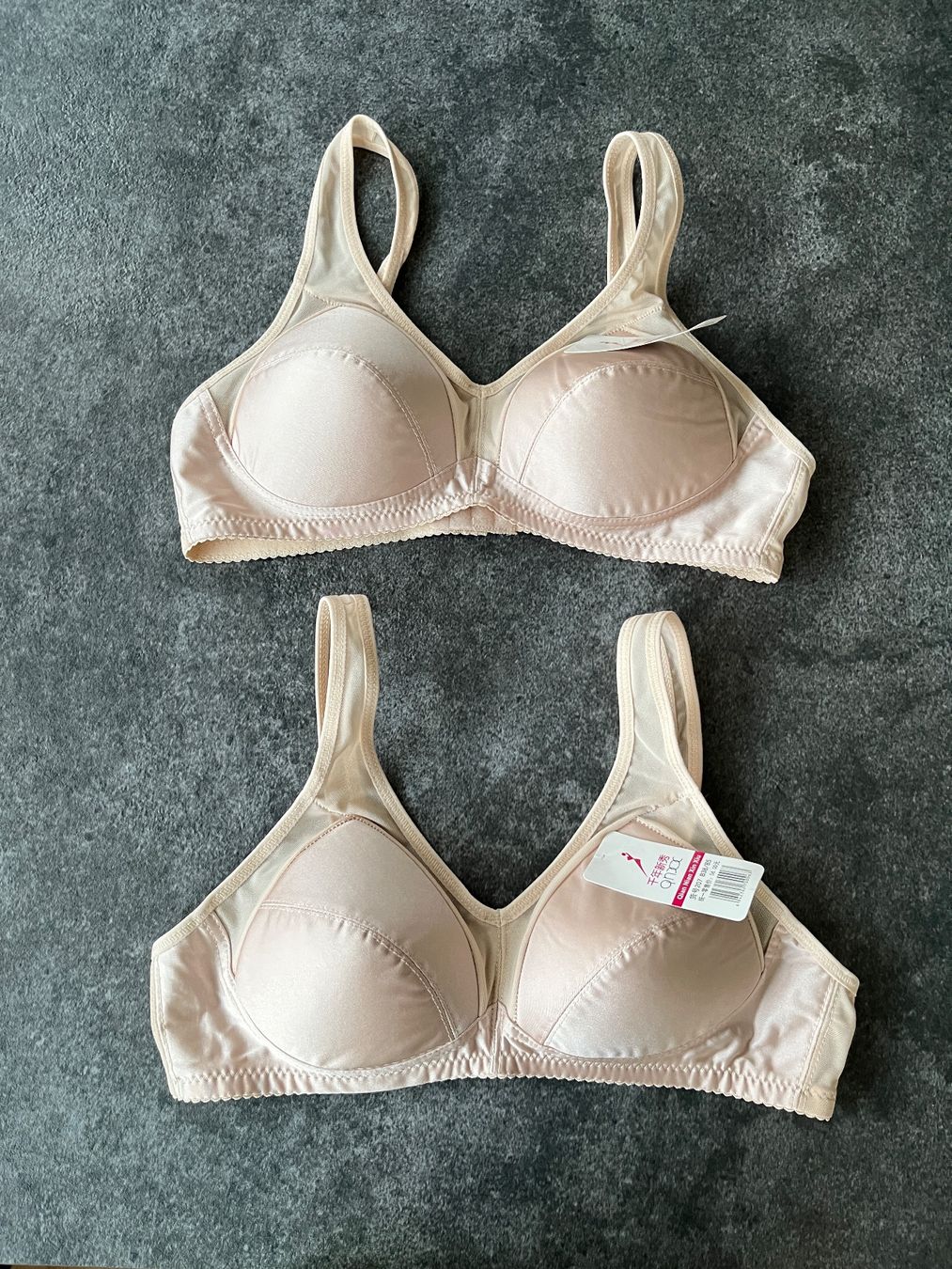 Altra biancheria intima: 4er BHs - Größe 85B – Nuovo (secondo la descrizione) da Kilchberg ZH venduto da Simple.Life 4