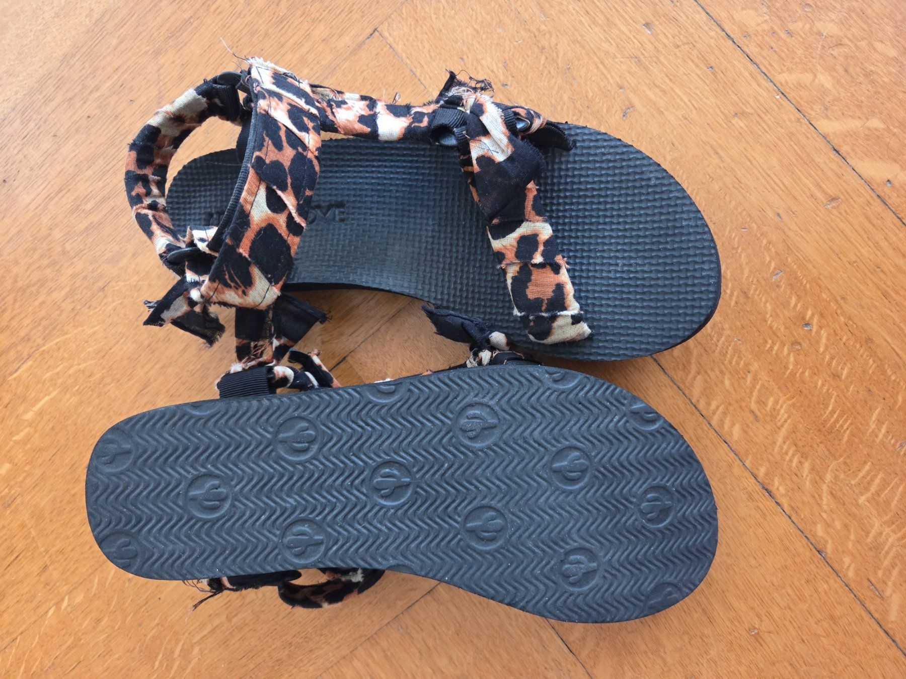 Scarpe da uomo: Arizona Love sandales à scratch léopard – Usato da Martigny venduto da ChrisMonc 2