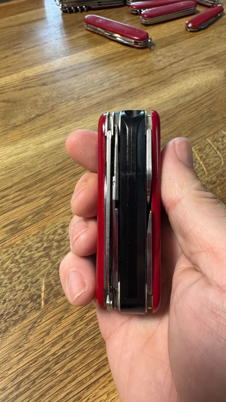 Wenger Couteaux de poche: Wenger Sackmesser mit Lampe (alt) – D'occasion à Burgdorf par Catbagger64 1