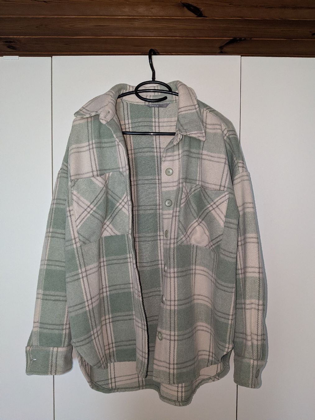 Lots de vêtements: Kleiderpaket (Pullover und Jacke) – D'occasion à Unterstammheim par J.g2001 1