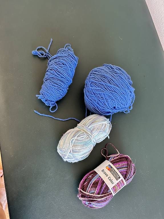 Wolle: Wolle zum Stricken zu verschenken – Gebraucht aus Zürich von rosyyy 1