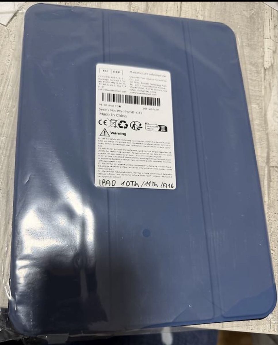 Apple Covers & Taschen: Apple Ipad Hülle – Neu und originalverpackt aus Amriswil von berat1993