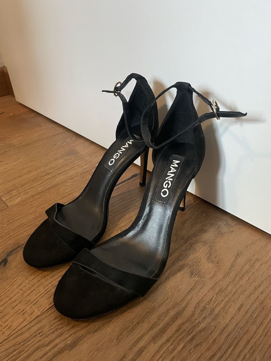 Mango Damenschuhe: Black Mango Suede Heels, size 39 – Gebraucht aus Roche VD von closetcleanse 2