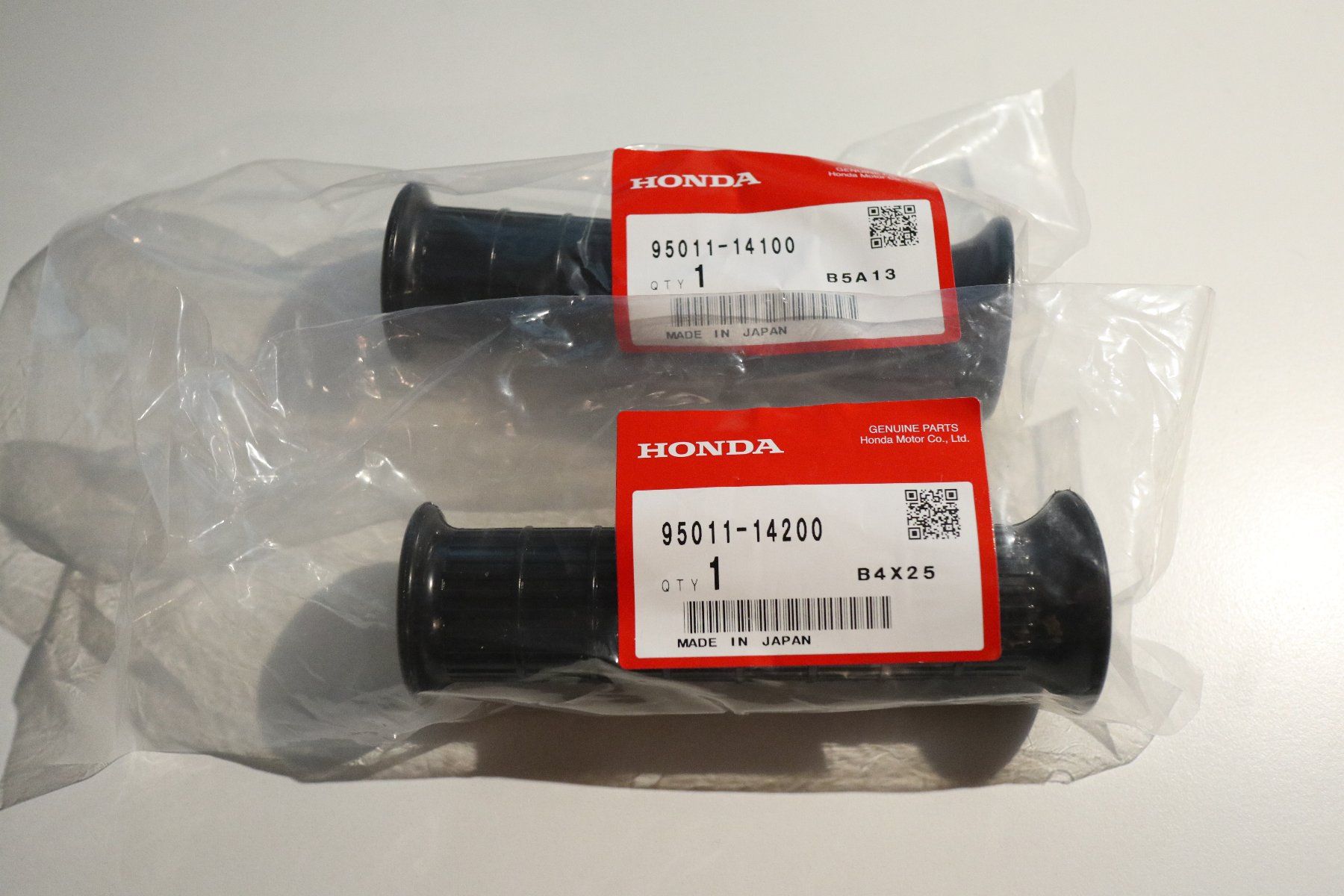 Honda Alle Motorradersatzteile: Griffgummi set, Honda CB750 Four etc. – Neu und originalverpackt aus Zürich von SwissFourParts