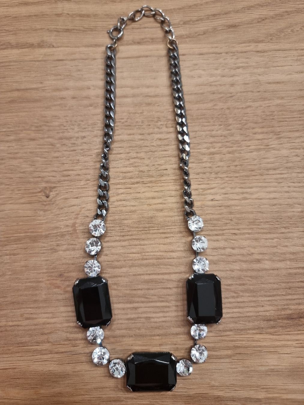 Catenine: Elegante Statement Kette schwarz mit Strass – Usato da Luzern venduto da Luzern_Energy