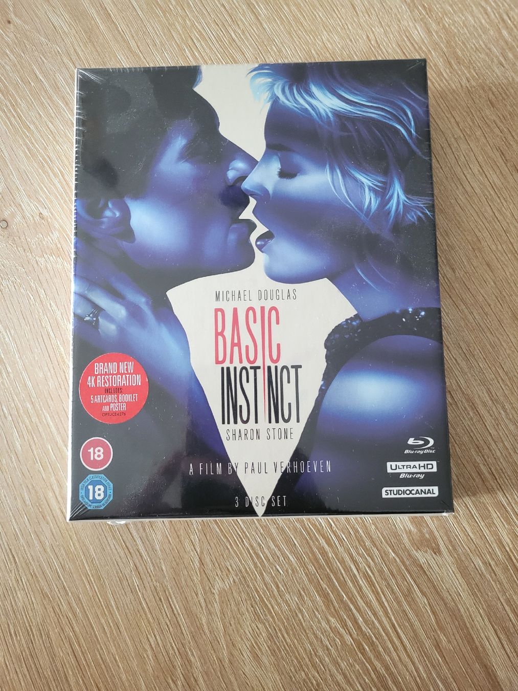 Tutti i DVDs: Basic instinct Digipack Ovp in 4k + Blu-ray ( U.K ) – Nuovo e nell'imballaggio originale da Zürich venduto da Knudell0