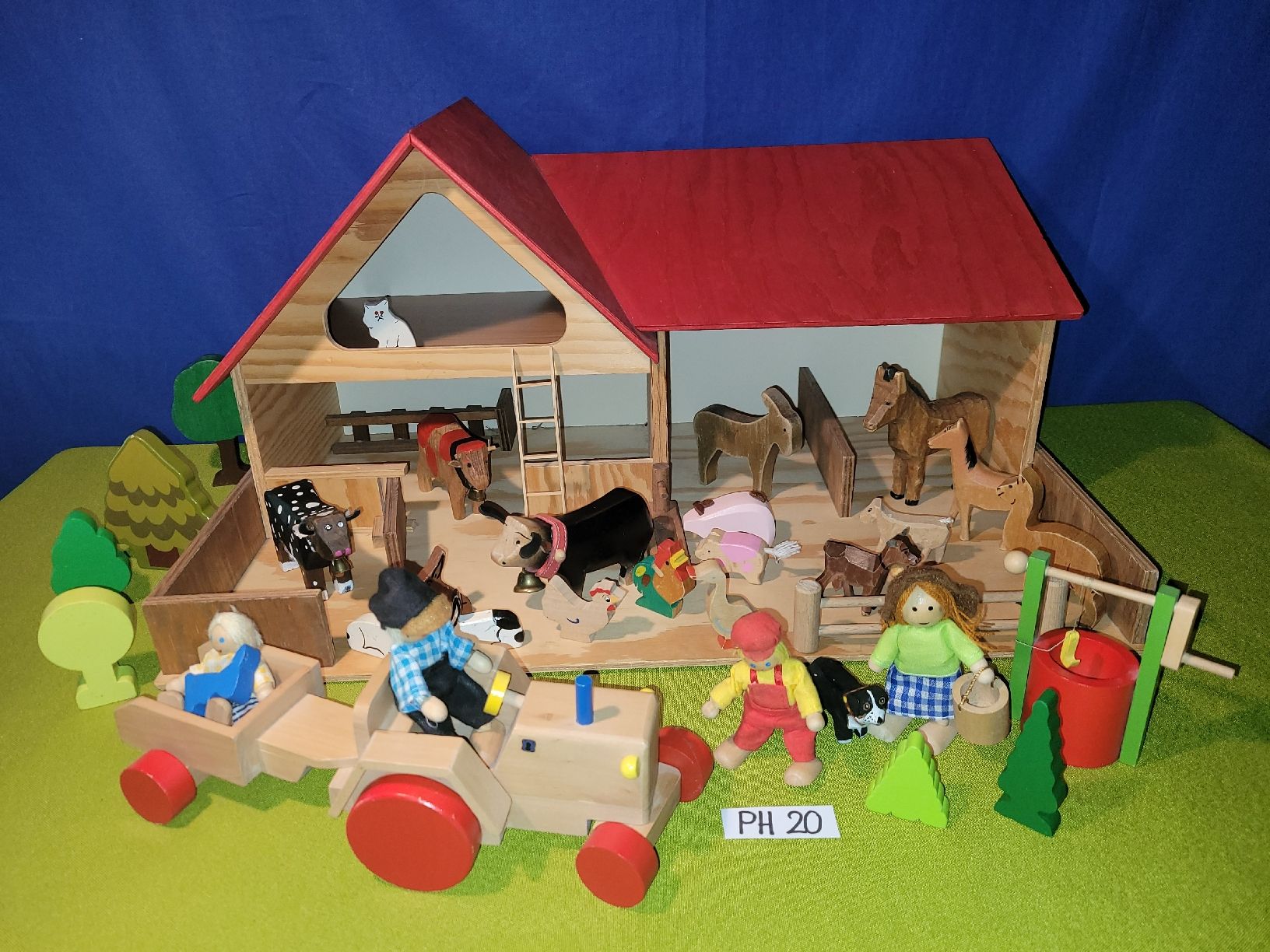Giocattoli: Bauernhof,Stall,Holztiere PH20 – Usato da Aarberg venduto da Fink010