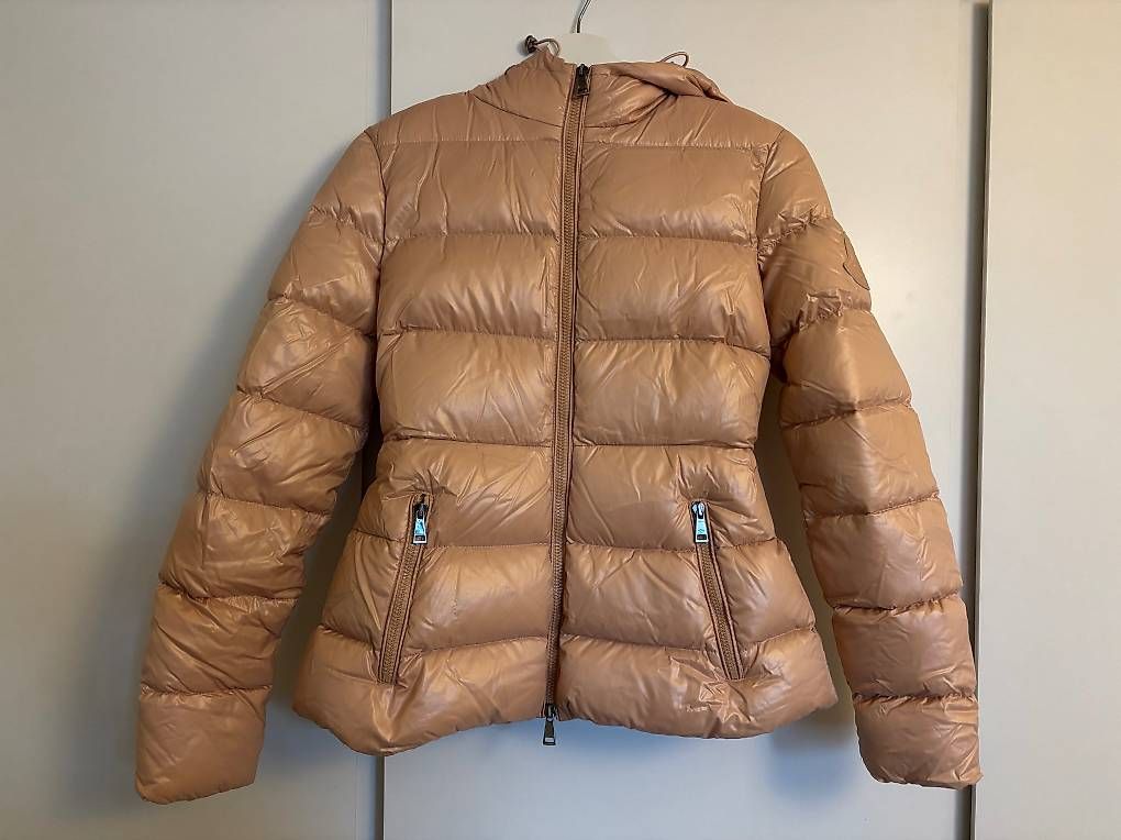 Moncler Giacche: Moncler Jacke – Usato da Zürich venduto da anj_5rm9