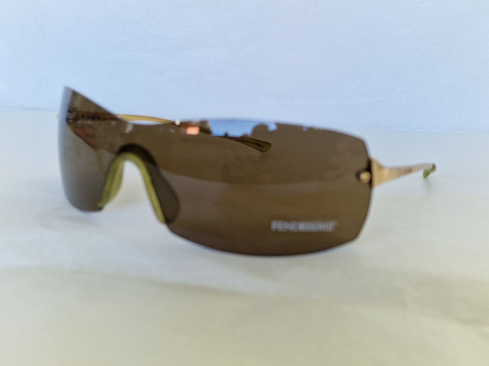 Fendi Occhiali & Lenti: FENDI  JUGENDTLICHE  SONNENBRILLE – Nuovo e nell'imballaggio originale da Aadorf venduto da condor35