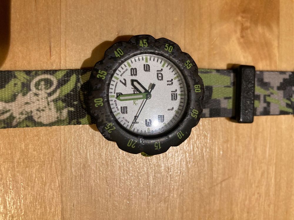 Montre flik flak discount verte