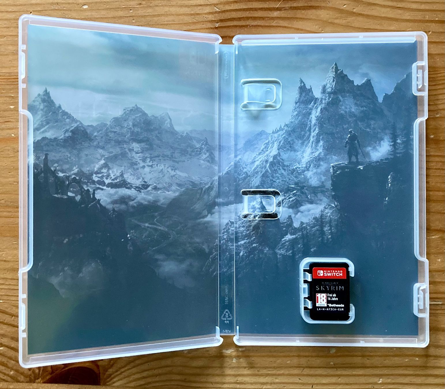 Nintendo Jeux: The Elder Scrolls V: Skyrim - Nintendo Switch – D'occasion à Zürich par Djmotionch 2