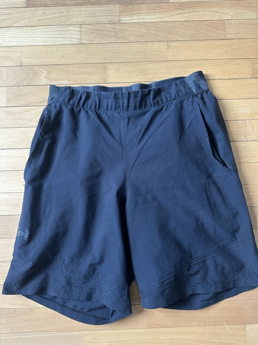 Under Armour Pantaloni: Under Armour shorts – Usato da Jona venduto da Sizzler96