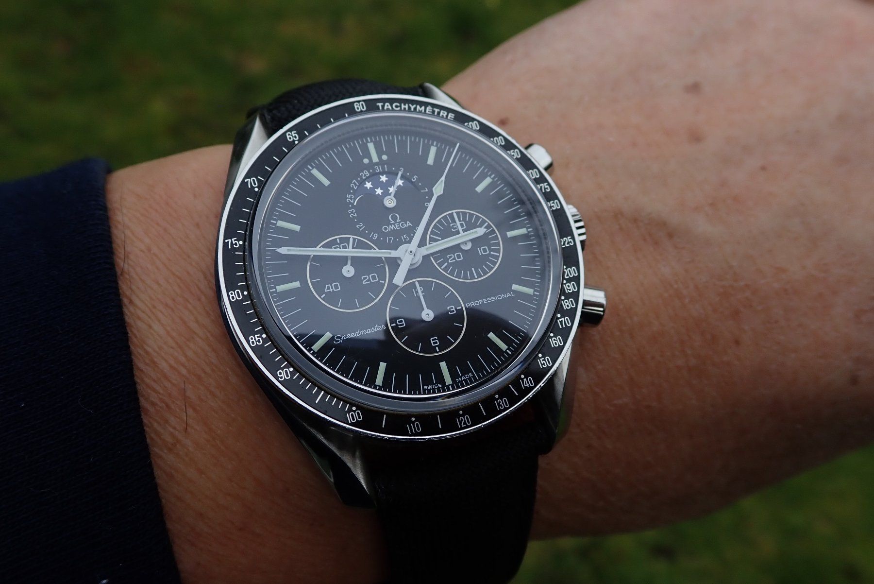Omega Orologi: OMEGA SPEEDMASTER MOONWATCH CHRONOGRAPH  MOONPHASE HANDAUZUG – Usato da Wohlen AG venduto da kingwatcheshere 3