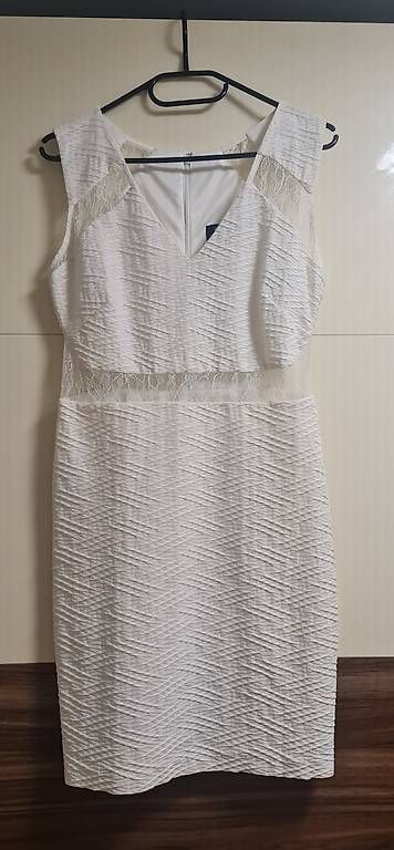 Robes: Guess, Etuikleid mit Spitze, weiss, neu – D'occasion à Ruggell par amhu