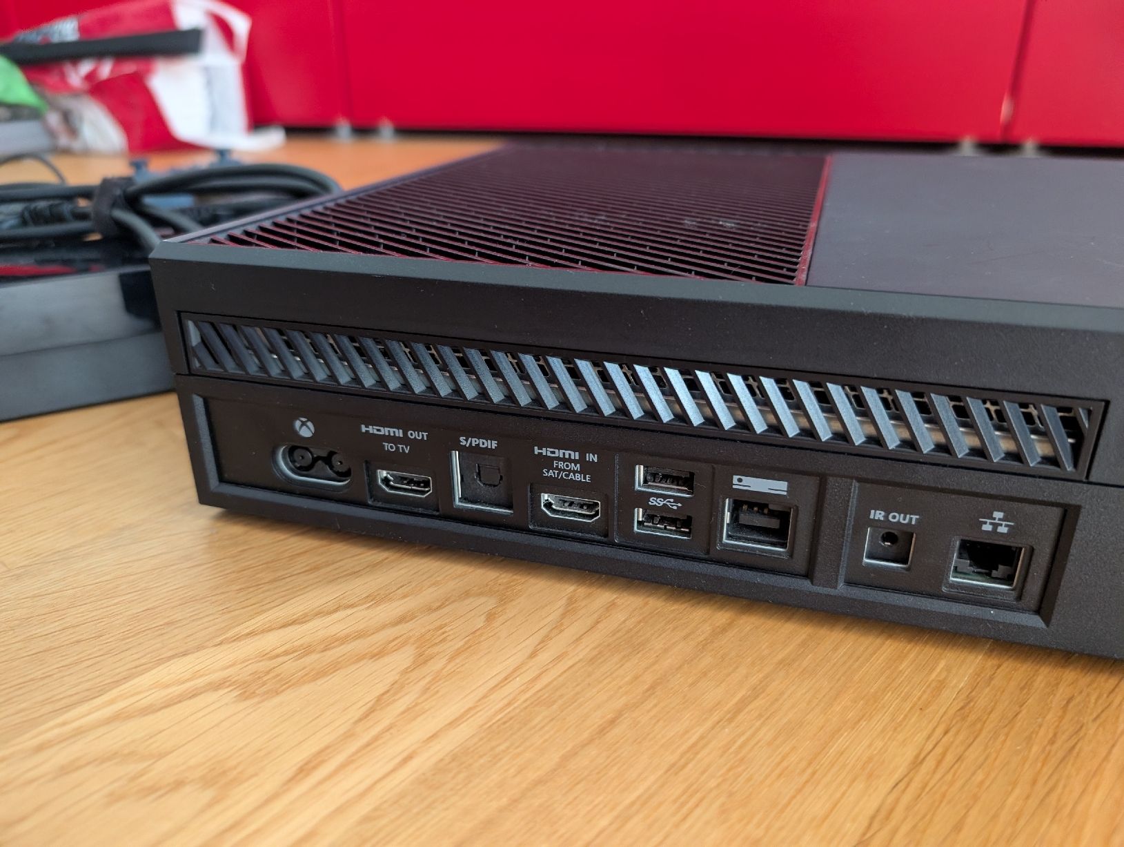 Microsoft Console: XBox One Konsole mit Controller und Spielen – Usato da Chur venduto da Eroberer 3