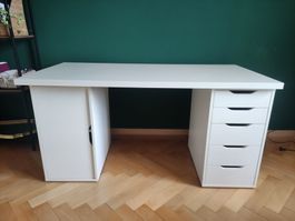 Schreibtisch weiss mit Schubladen und Tuer guter Zustand