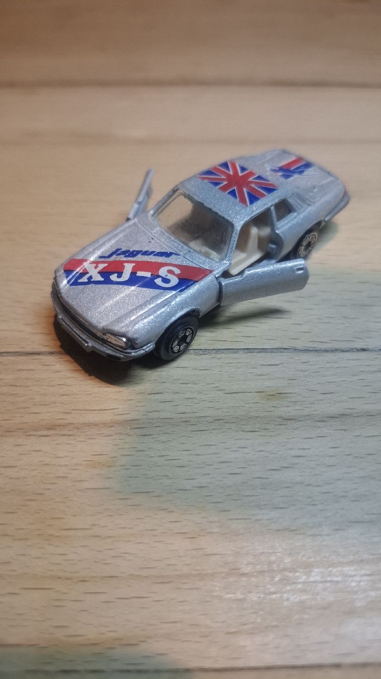 Jaguar Modellautos: Matchbox Jaguar XJ-S Silber – Gebraucht aus Ebnat-Kappel von Aibur