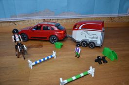 Playmobil-Auto mit Pferdeanhänger