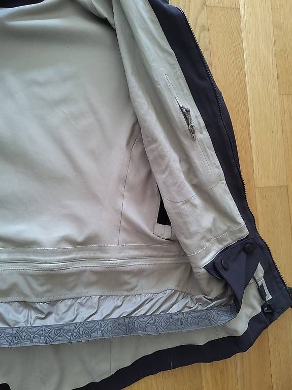 Jacken: Regenjacke / Hardshelljacke Gr S – Gebraucht aus Zürich von Dory12 1