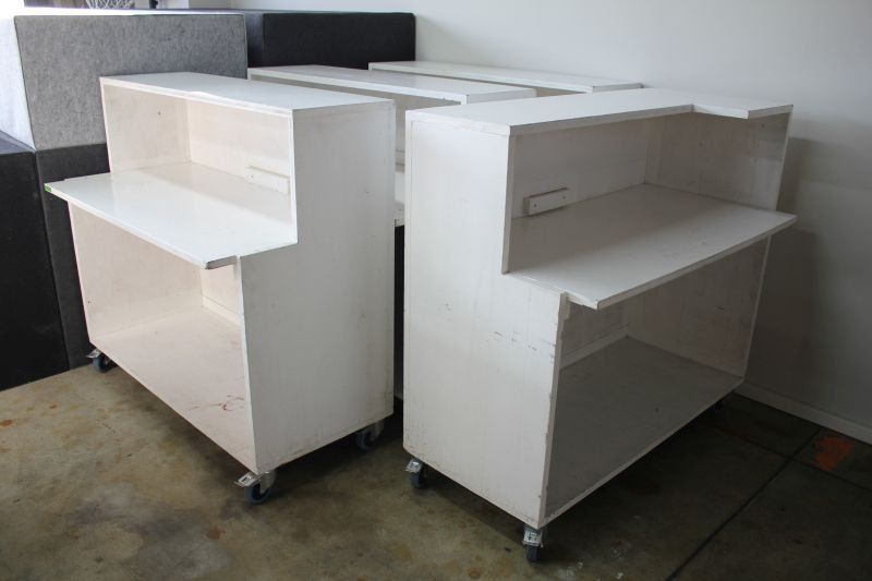 Allestimento di negozi e stand fieristici: Bar-Tresen Elemente auf Rollen, 4 Stk., Preis pro Stk. – Usato da Zürich venduto da flachsjan