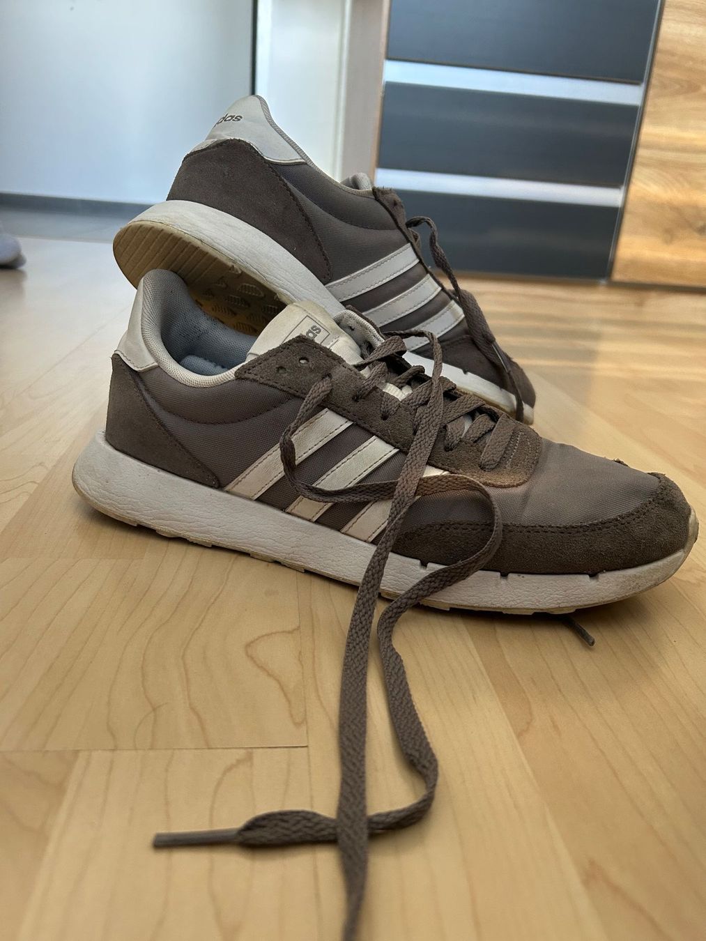 Adidas Scarpe da donna: Adidas-Sneaker – Usato da Langenthal venduto da Miichelle