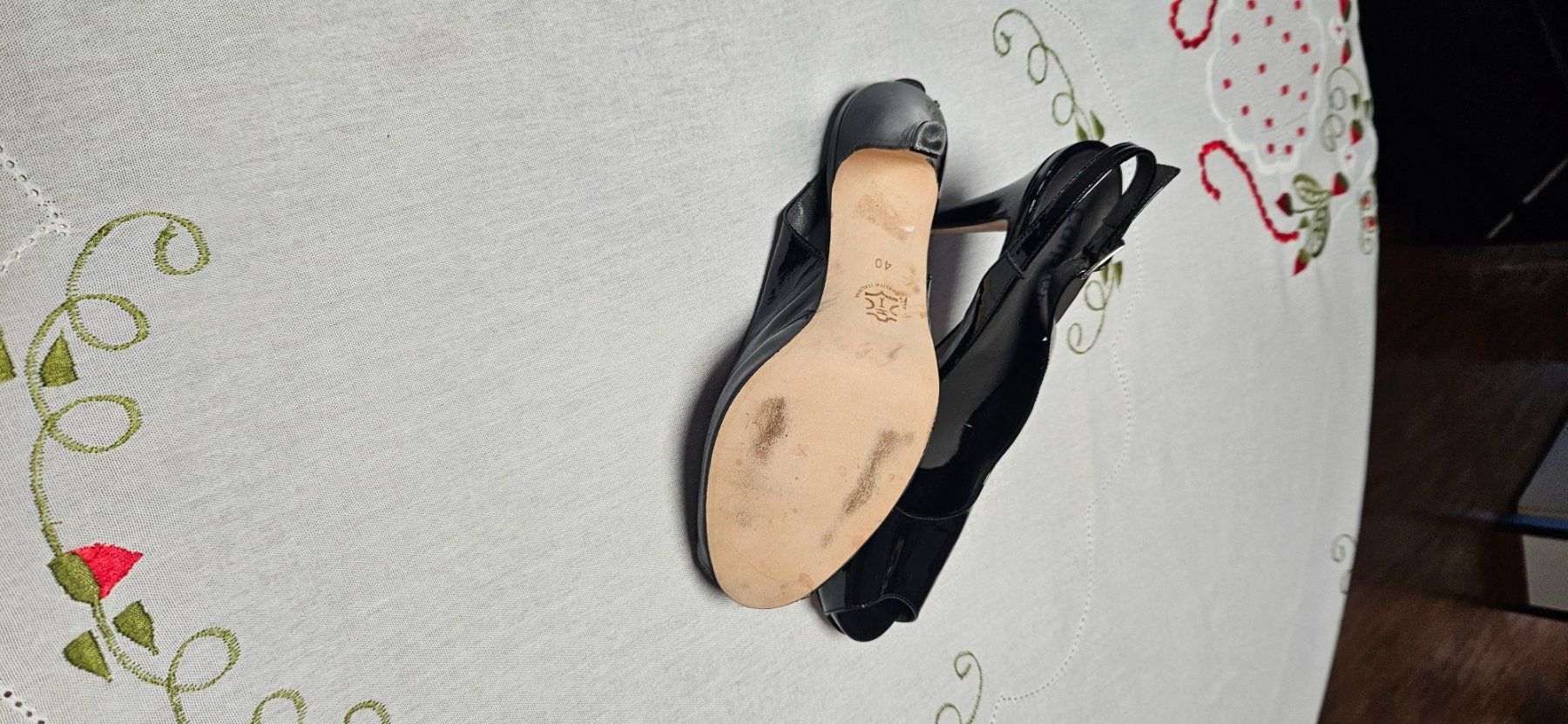 Scarpe da donna: Chaussures dames – Usato da Grand-Lancy venduto da btomas