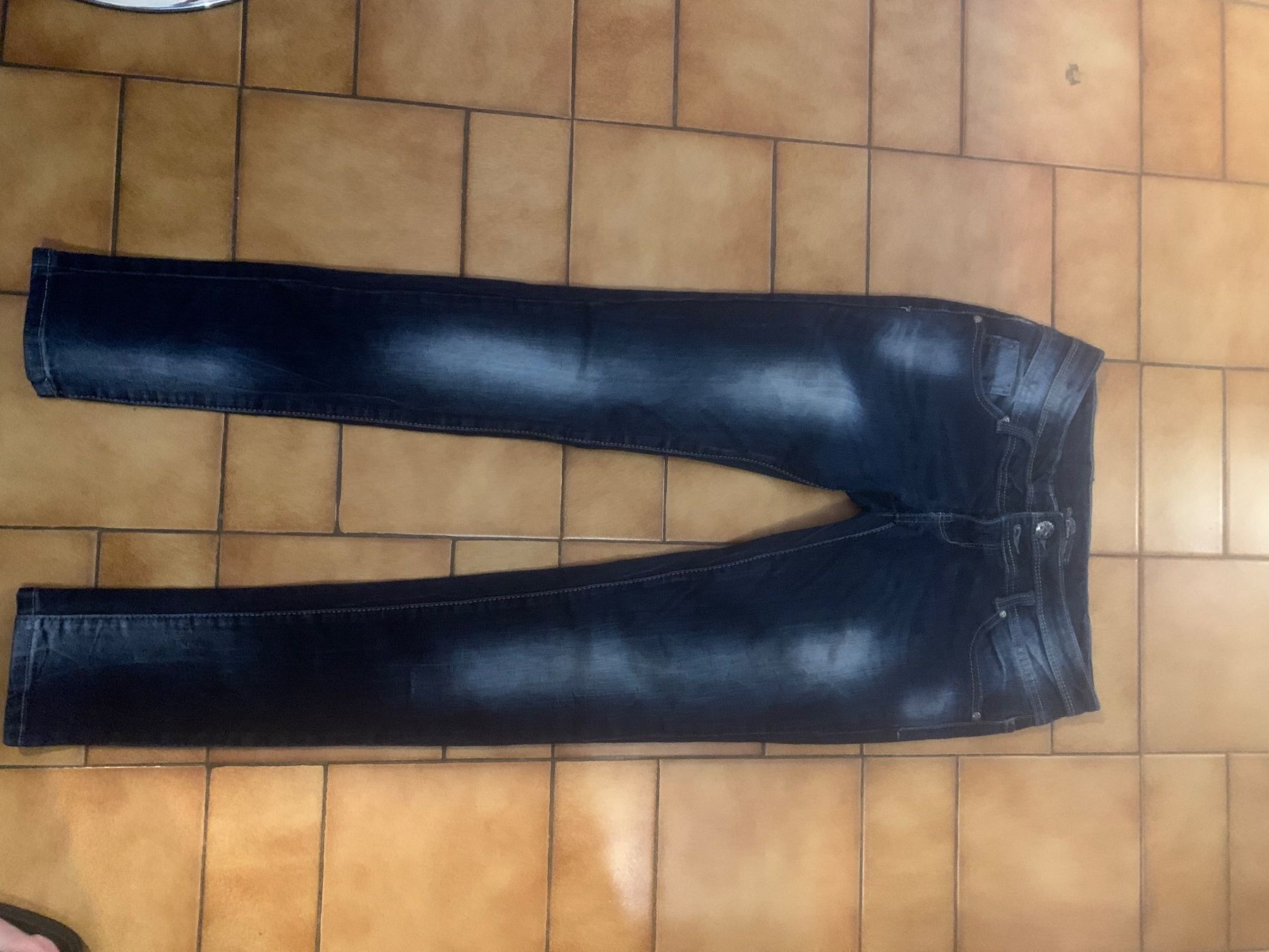 Hosen: Pantalon Colorful Taille 38 – Gebraucht aus Veyrier von kimedovapa