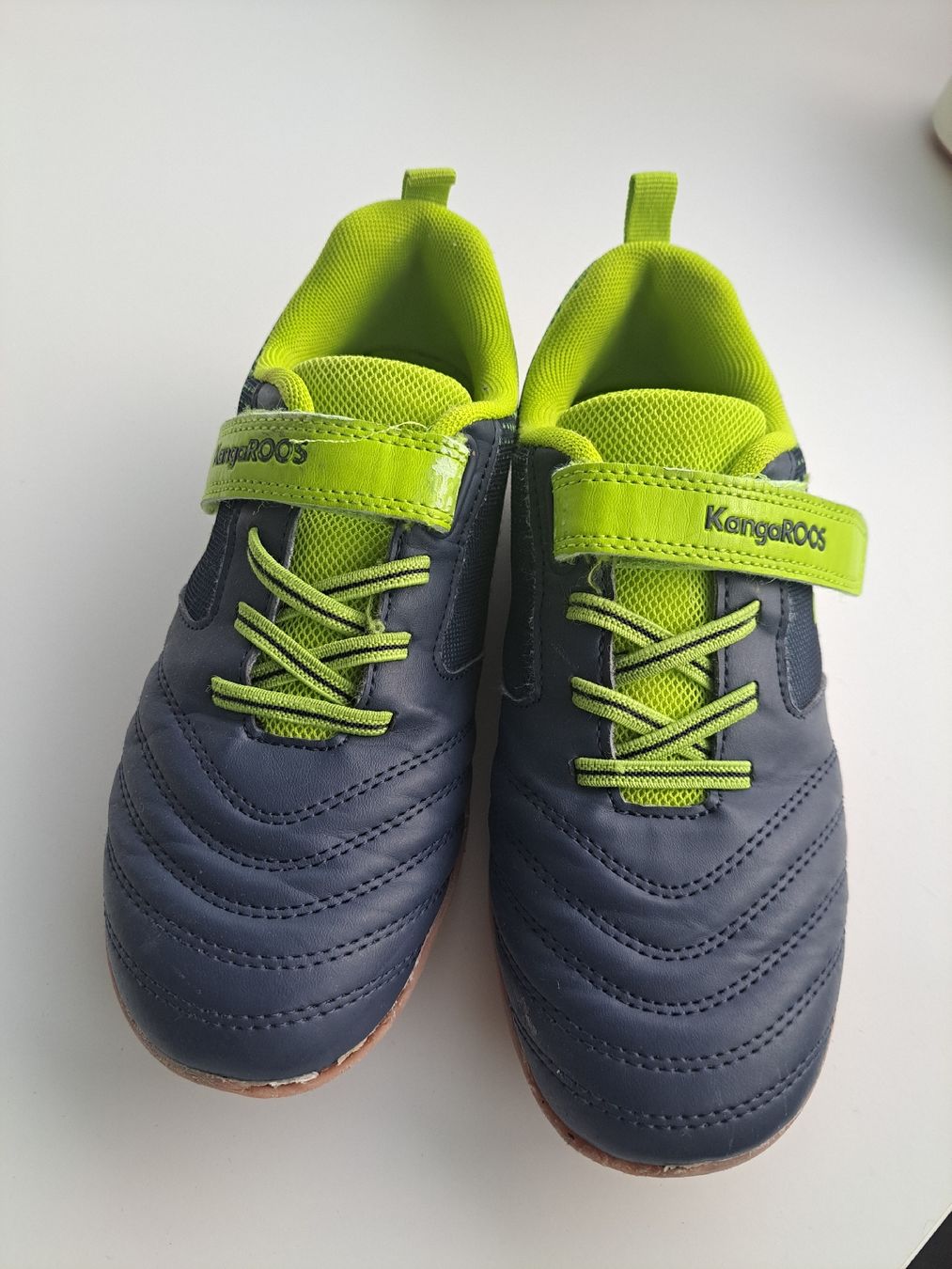 Schuhe für Jungen: Hallenschuh Gr. 34 – Gebraucht aus Niederbipp von filou0711 1