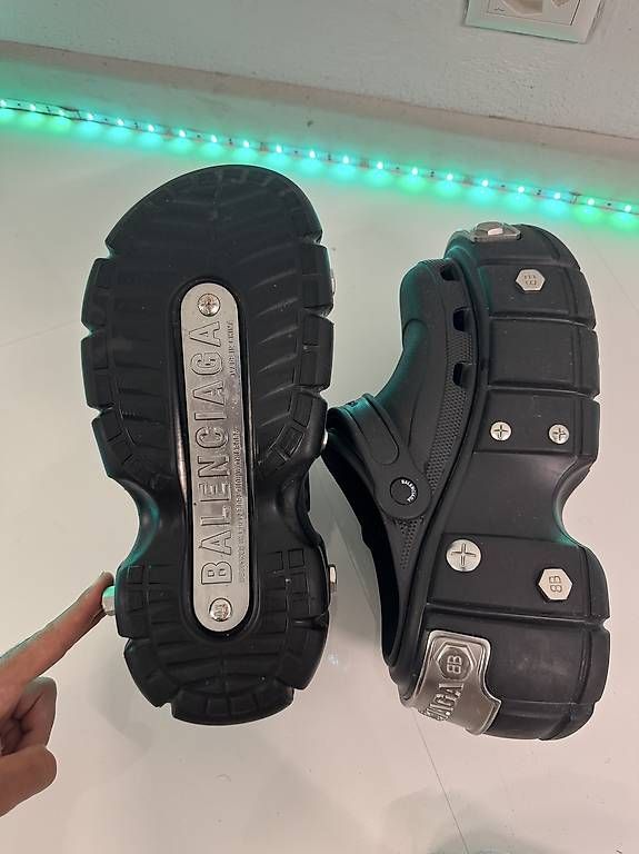 Balenciaga Scarpe da uomo: Original Balenciaga Crocs Size 41 – Usato da Zürich venduto da reg91